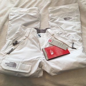 Hyvent North Face Girls ski pants. Size 10/12 NWT